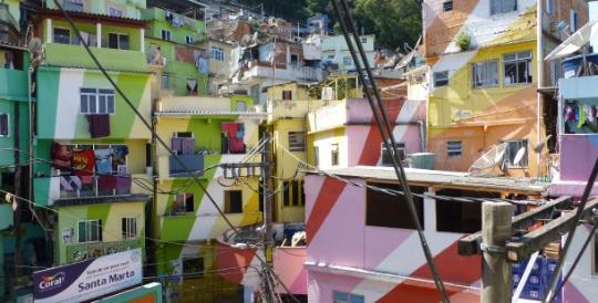 favela-painting-(richard-g-smith)-(3)-610x310-q90-540x274
